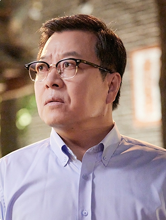 취하는 로맨스 등장인물 - 윤창석