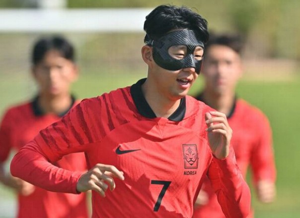 손흥민 안와골절 마스크