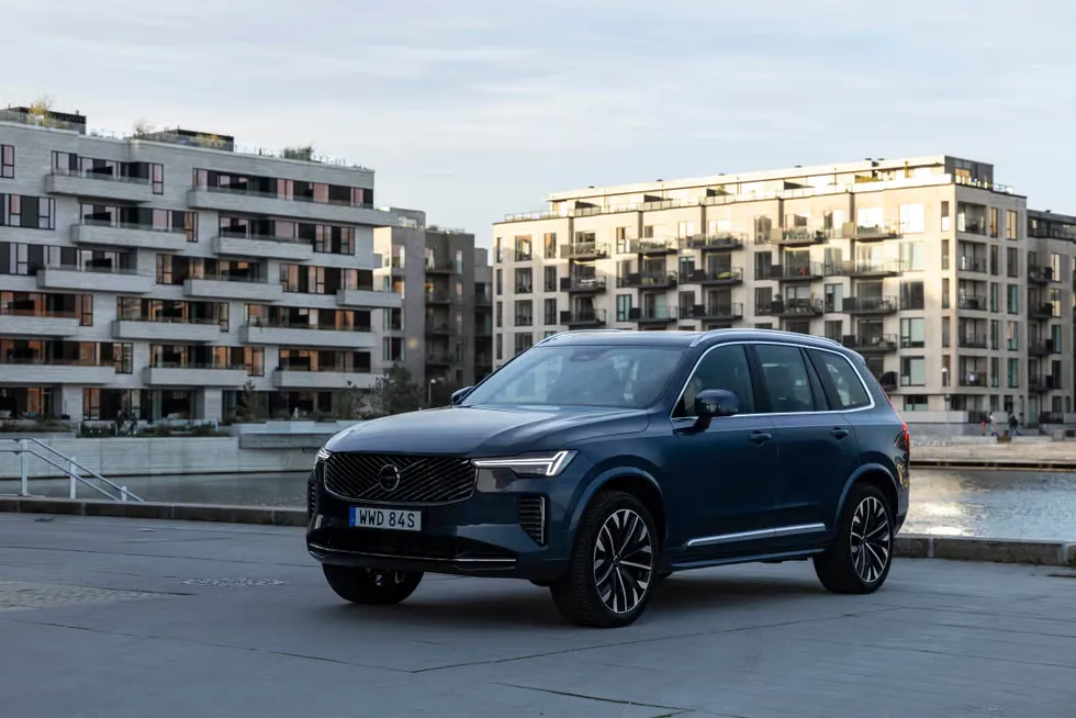 볼보 XC90 이미지