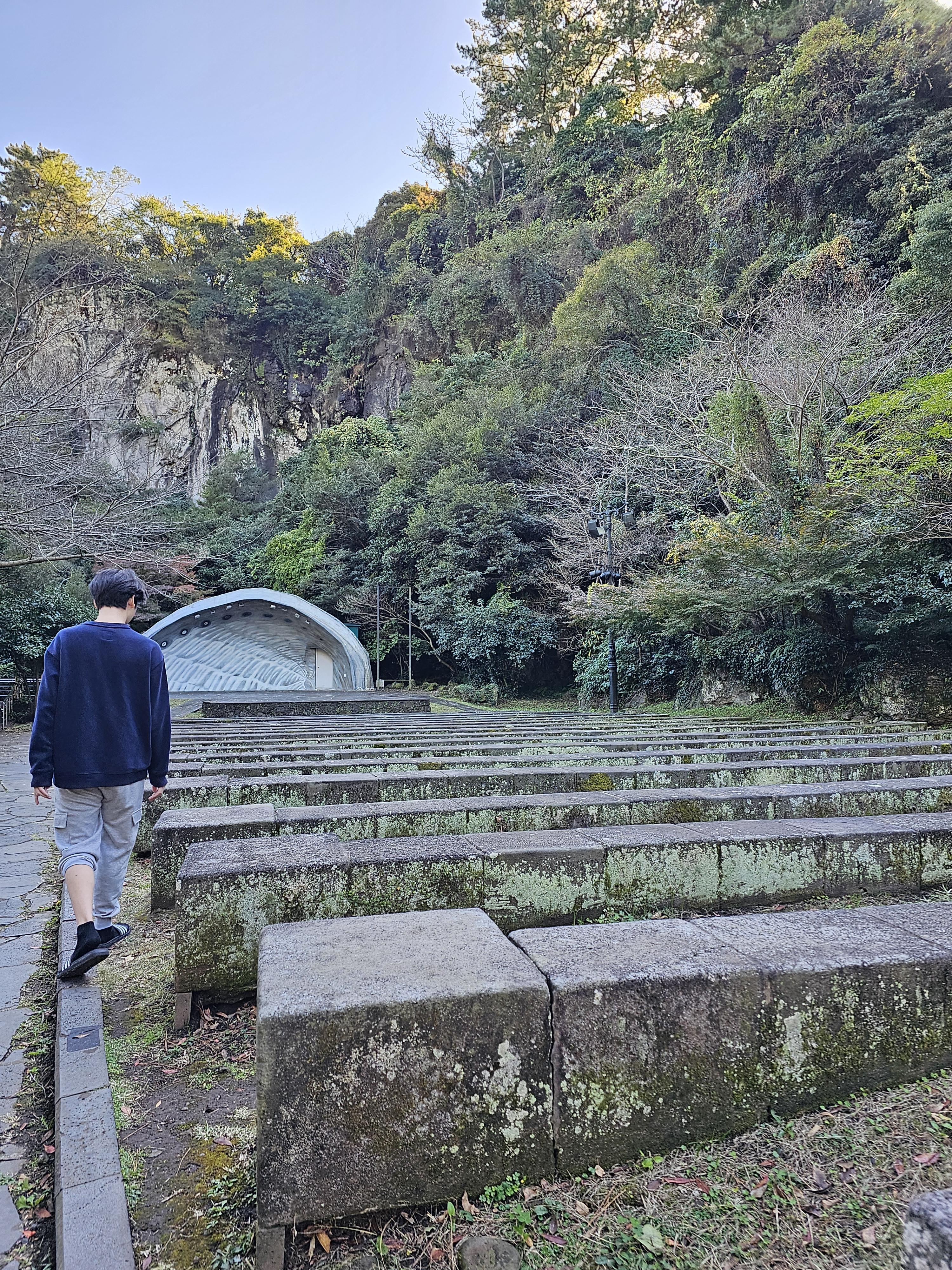 천지연 야외 음악당