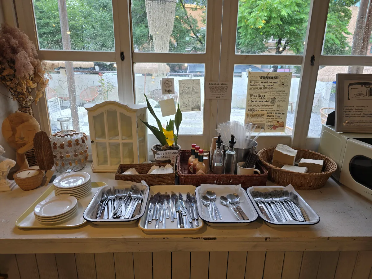 카페내부인테리어-식기