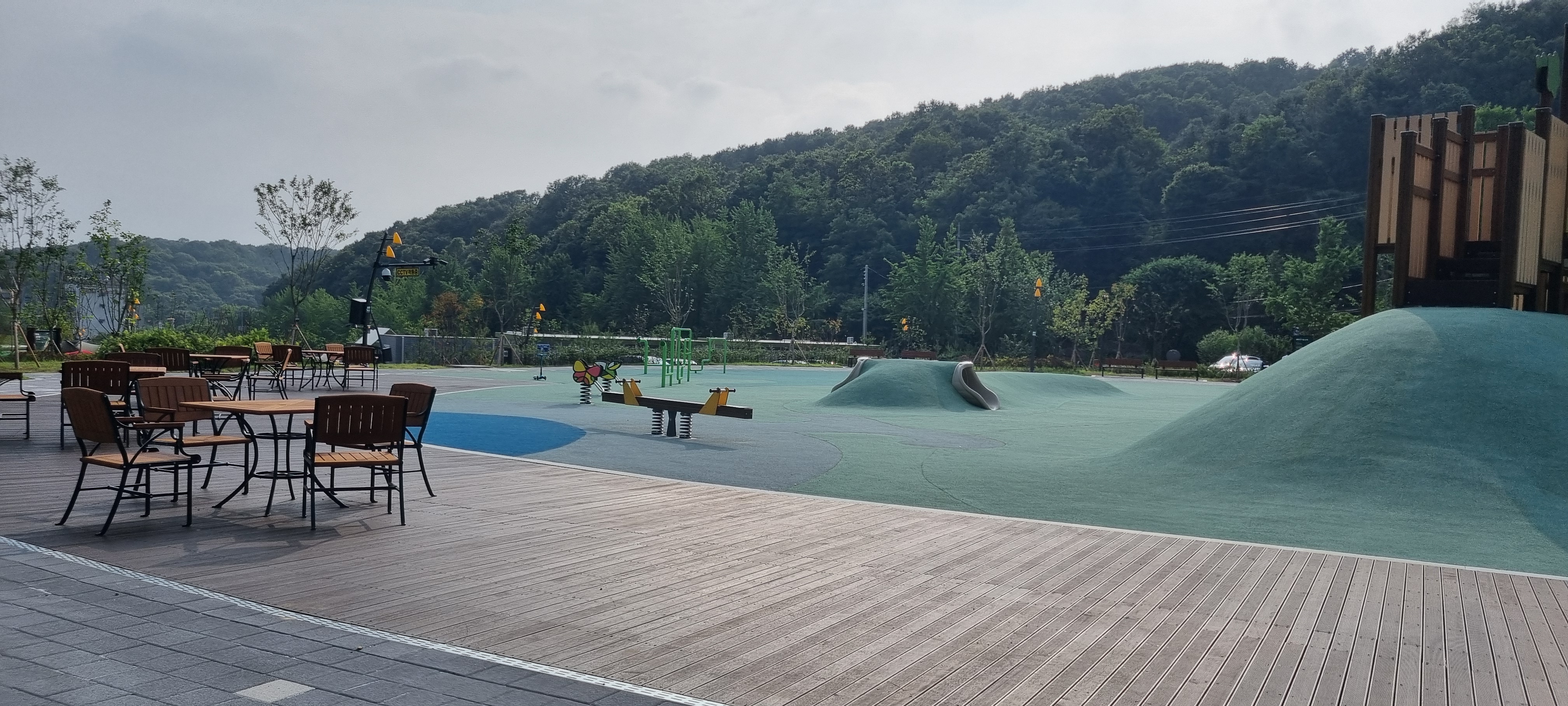 율동공원캠핑장 놀이터 모습