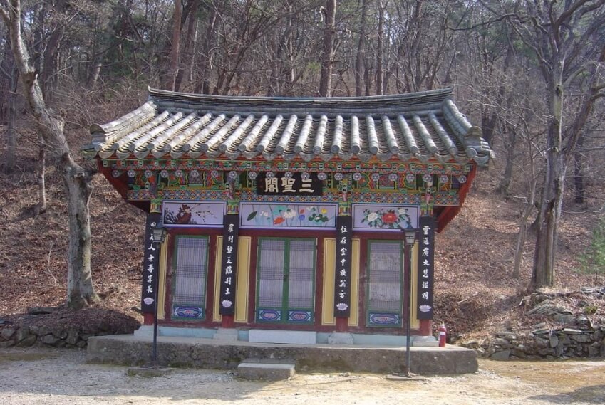 문경 운암사 : 구름도 쉬어가는 백두대간 속에 자리한 천년 고찰과 불교 수행 문화