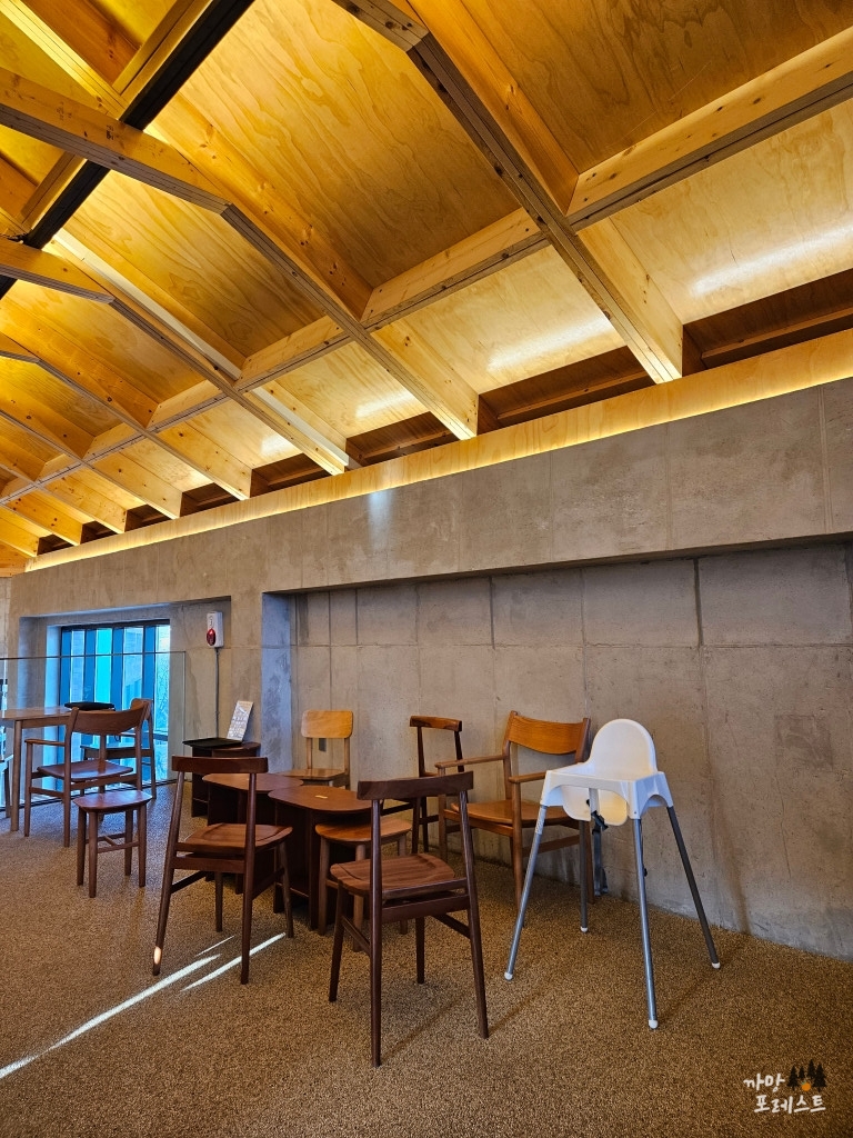 커피트레인 테이블