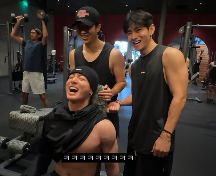 그룹 BTS 멤버들이 LA의 한 헬스장에서 운동을 하고 있다.