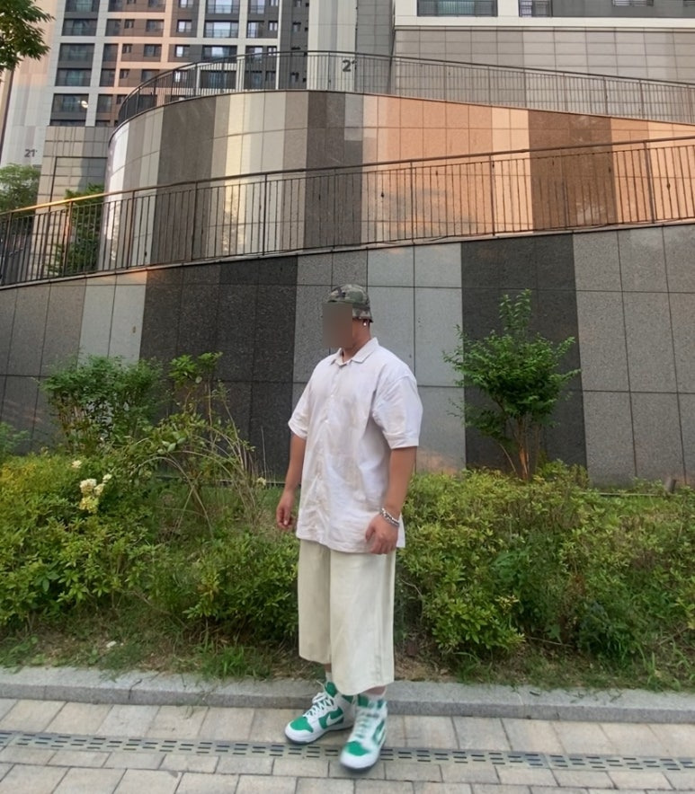 데일리룩('26. 7. 31.)엑스트라오디너리 카모 버킷햇 벙거지, 반스 케슬러 체커보드 우븐 반소매셔츠, 무신사스탠다드 버뮤다 데님팬츠, 나이키양말, 나이키 덩크하이 스타디움그린