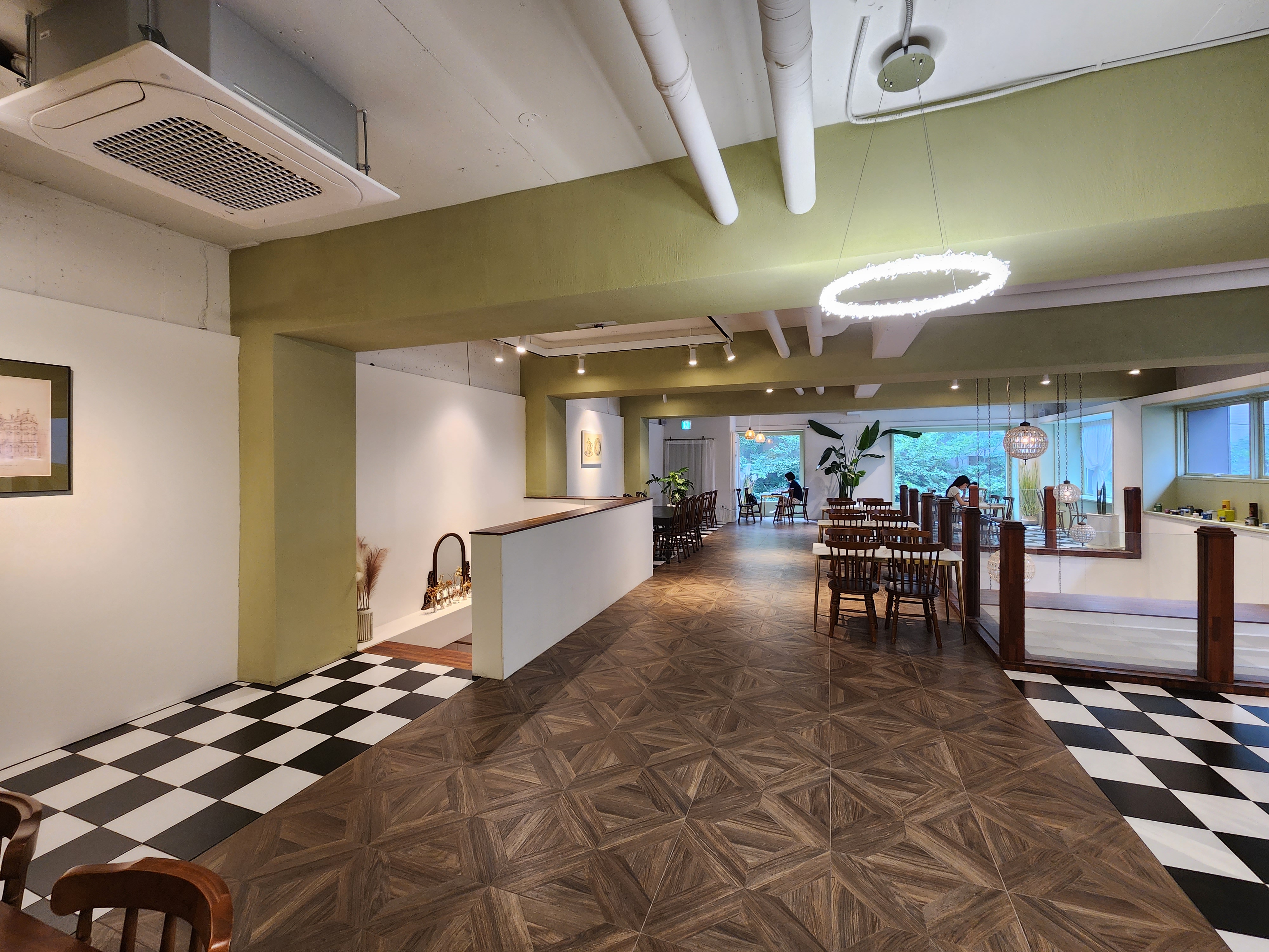 티타세 카페 2층