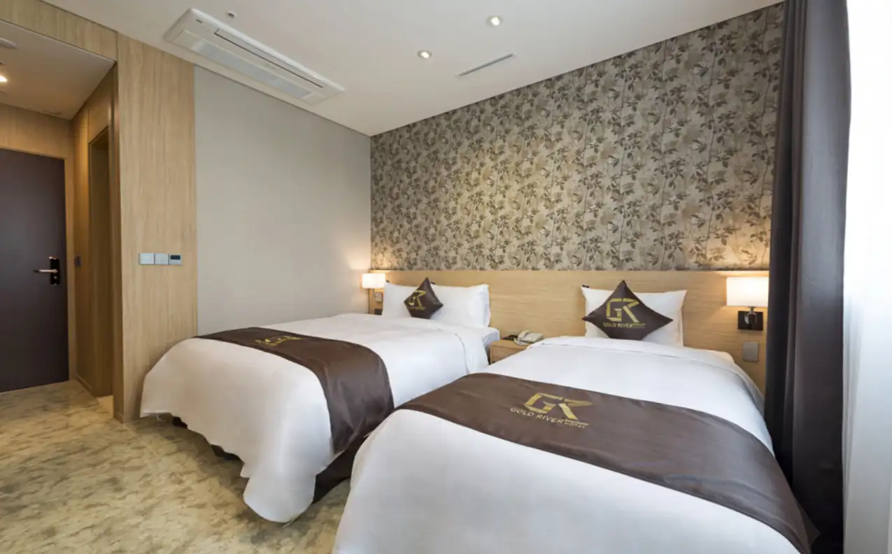 골드리버호텔-패밀리-트윈-침실
