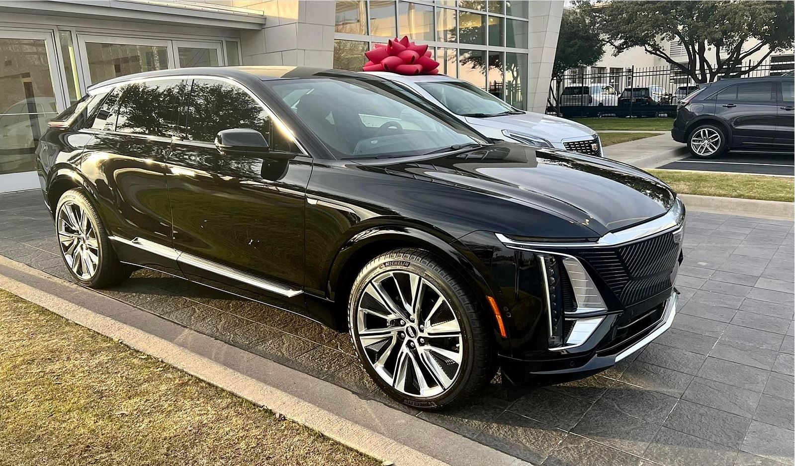 캐딜락코리아가 올 하빈기 출시할 브랜드 첫 순수 전기차 '리릭(Lyriq)' 테스트카가 국내에서 포착됐다.