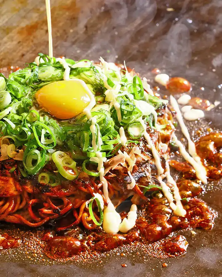 눈앞 철판에서 구워내는 Japanese Pizza! 교토 오코노미야키 &amp; 철판구이 아라짱