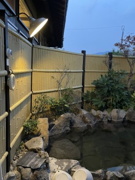 Outside Hot Spring at the sunset 해질녘 노천탕