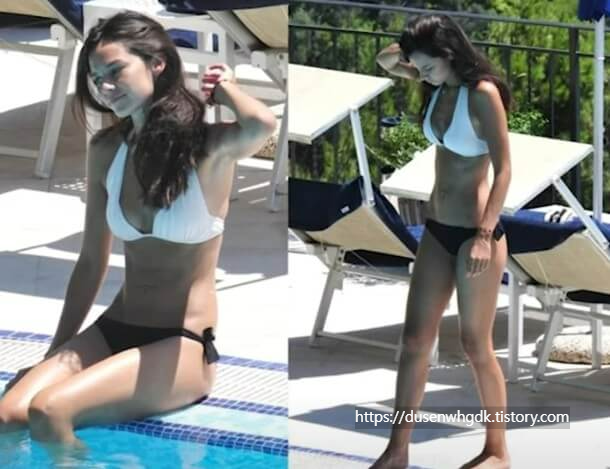 수영장의 케이티