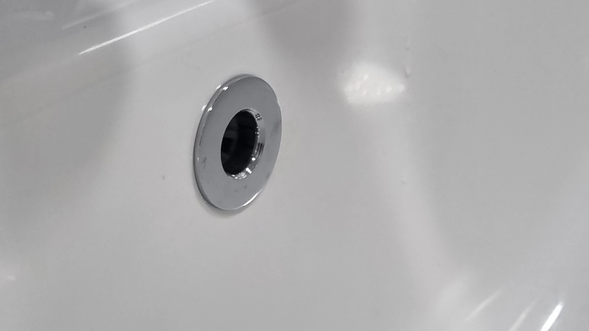 세면대 오버홀 마개 끼운 모습