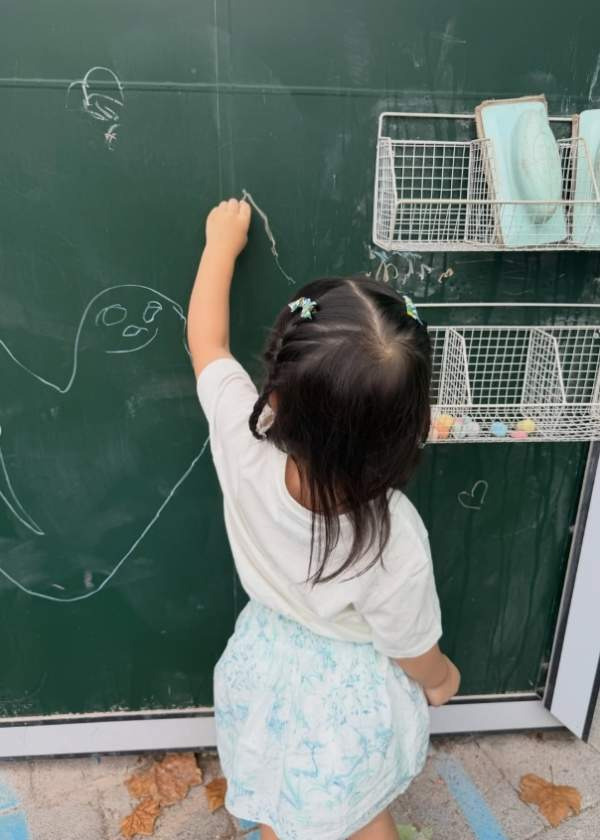 이민정 딸 백설공주 드레스 입고 등산 화제｜이병헌 둘째 딸 서이 나이&middot;공주병&middot;44세 이민정 다이어트 비법