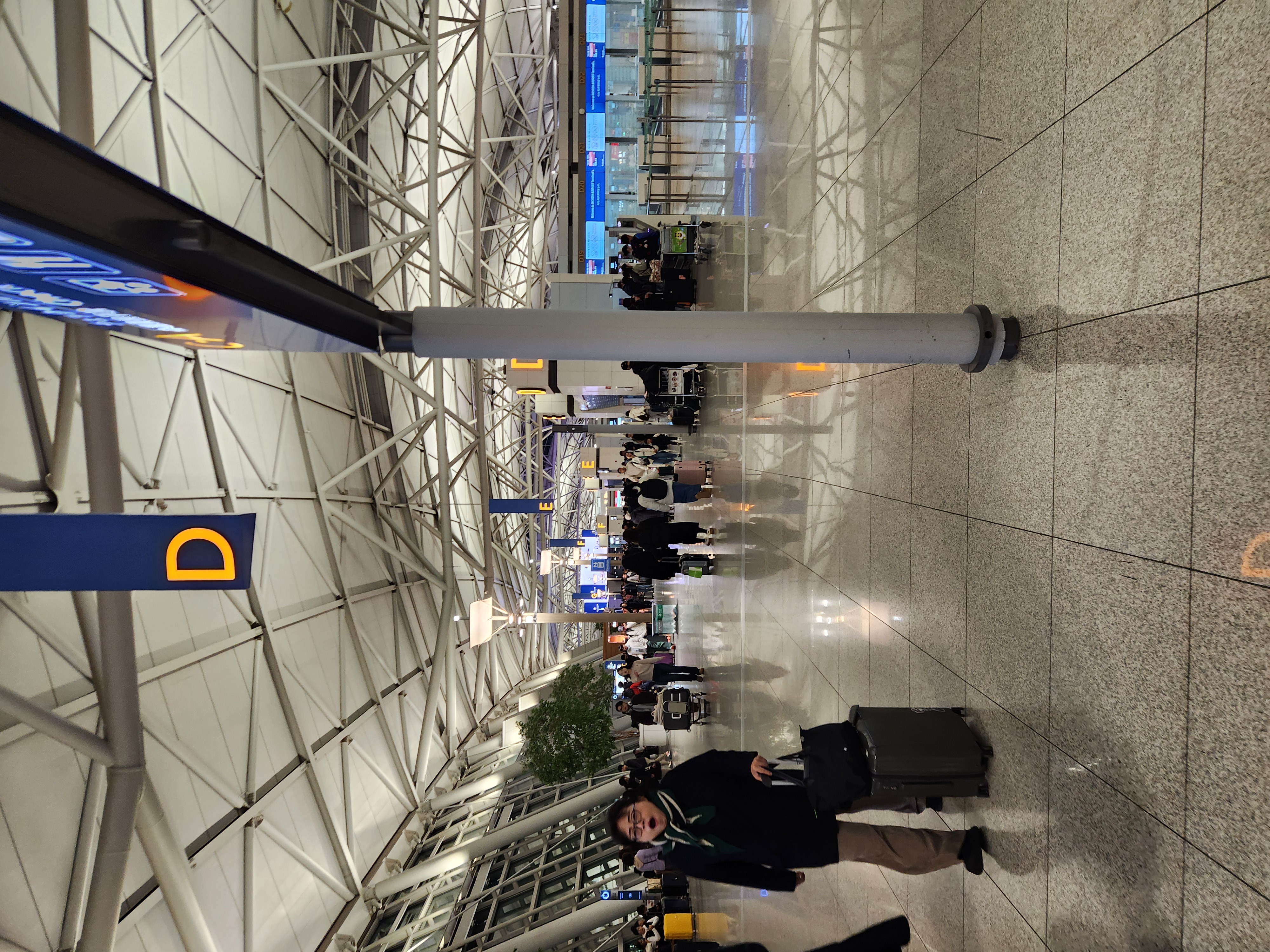 인천공항의 모습 D게이트이다.