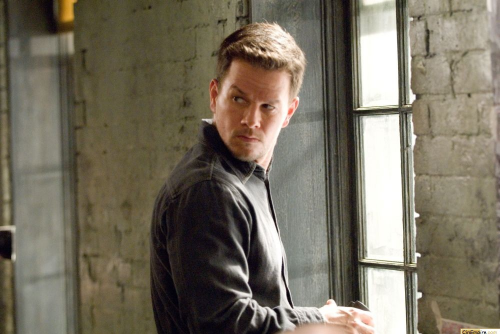 영화-더블-타겟-마크-월버그-스틸컷