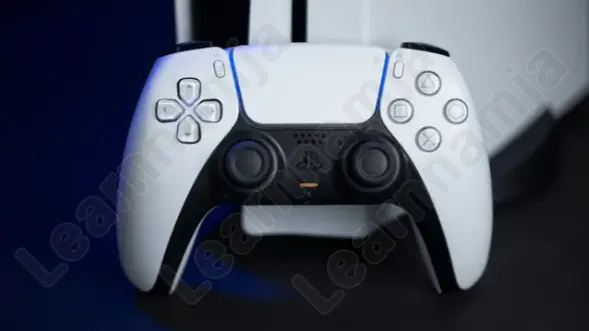 PS5에 기대어 있는 듀얼센스 컨트롤러