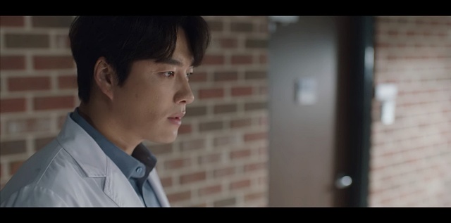 문-앞에-있는-로이킴