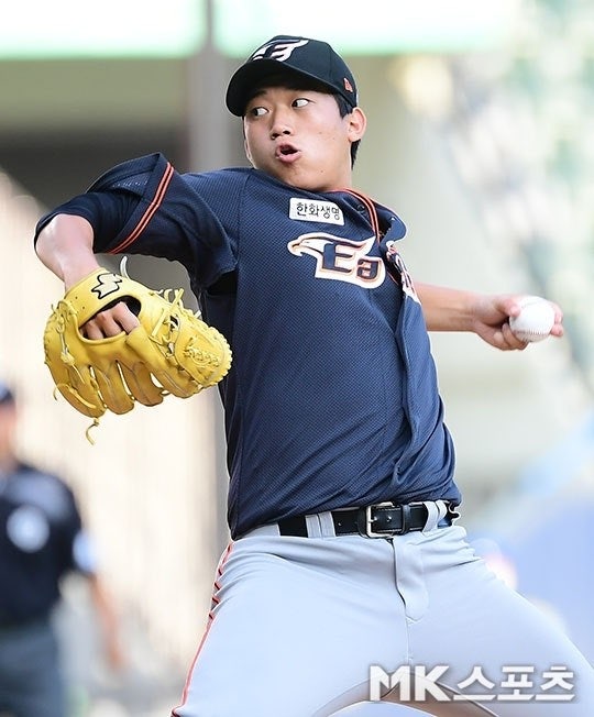 고우석