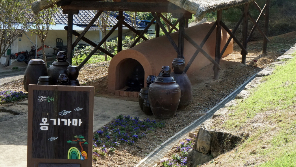 img.jpg?credential=yqXZFxpELC7KVnFOS48yl