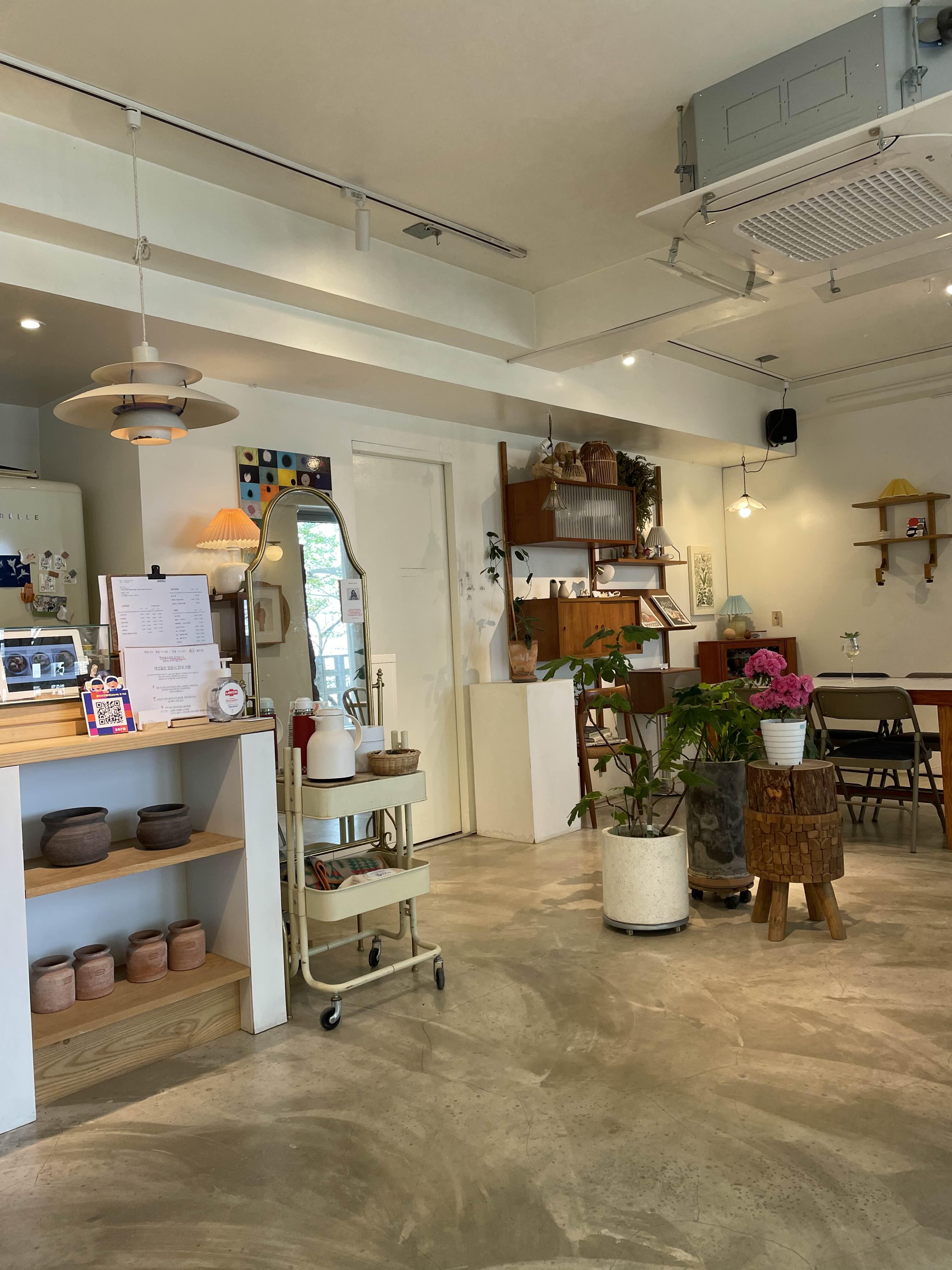 카페 내부 사진
