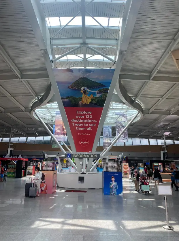 조호바루 공항 도착