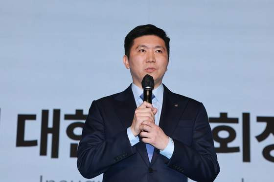 유승민 대한체육회장 프로필 및 최근 의혹 총정리! 나이, 고향, 학력, 탁구 경력, 수상내역부터 경찰 출석 및 축구 혁신위 합류 배경까지 심층 진단