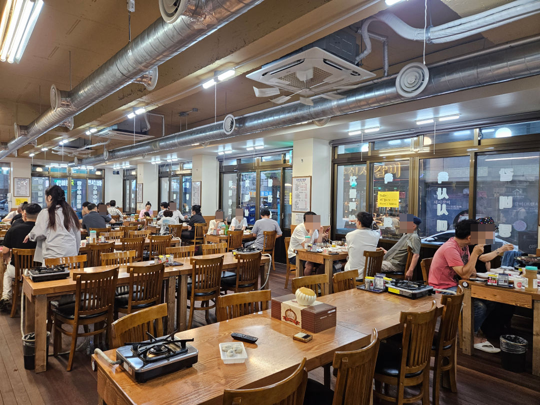 팔육정육식당 내부