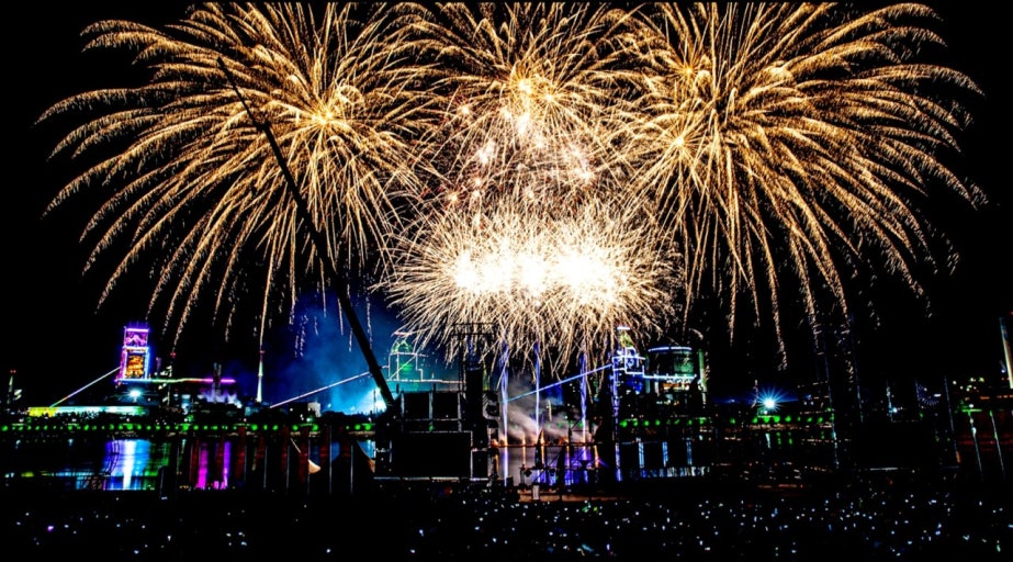 불꽃놀이 배경에 ‘2025 포항국제불빛축제’ 텍스트가 포함된 썸네일