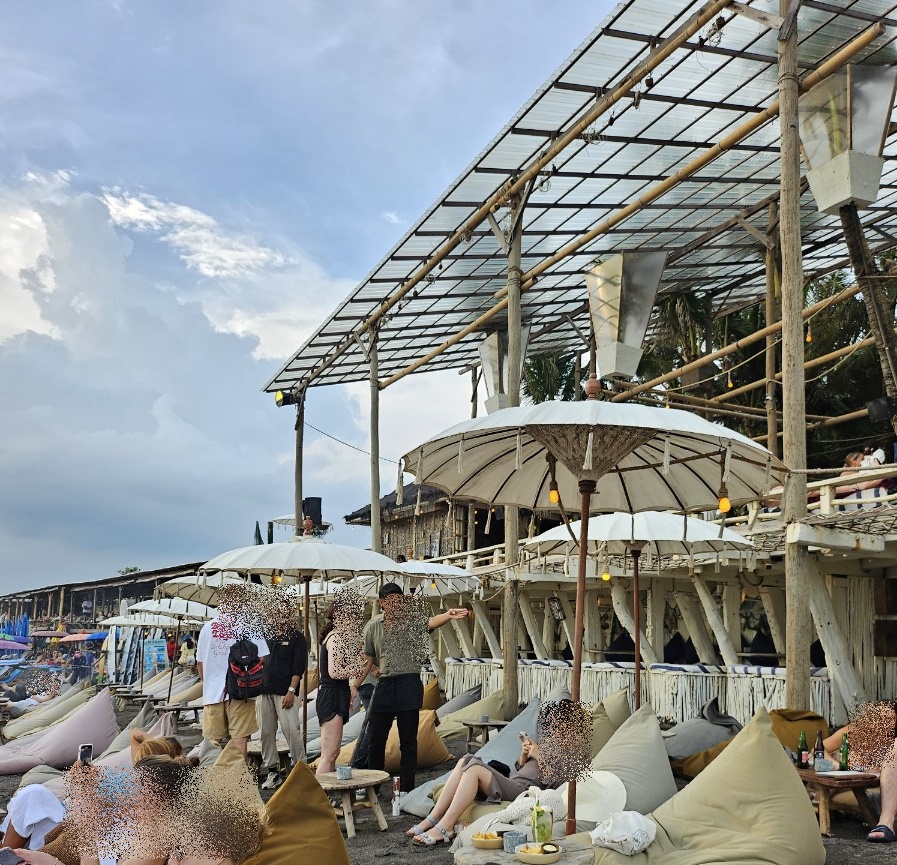 짱구 라브리사 비치클럽