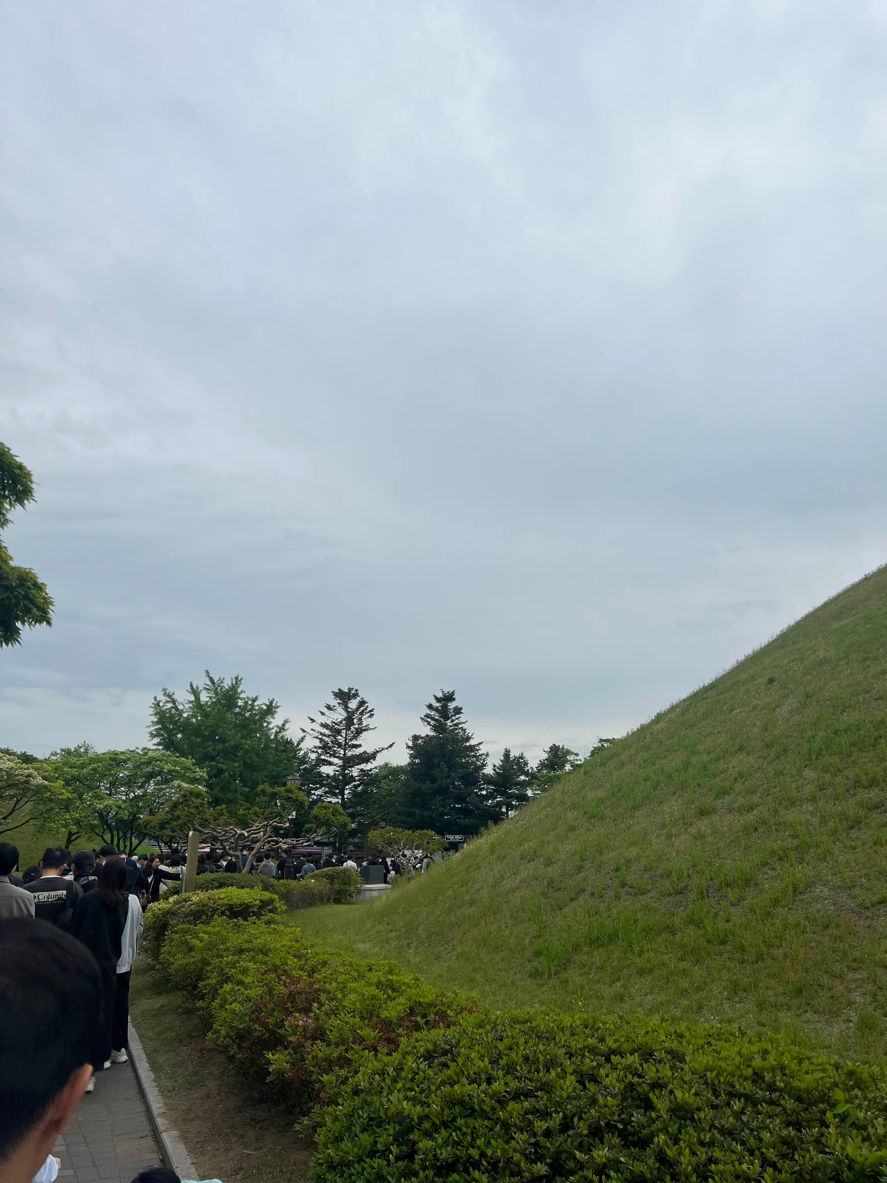 천마총에서 대기하는 모습