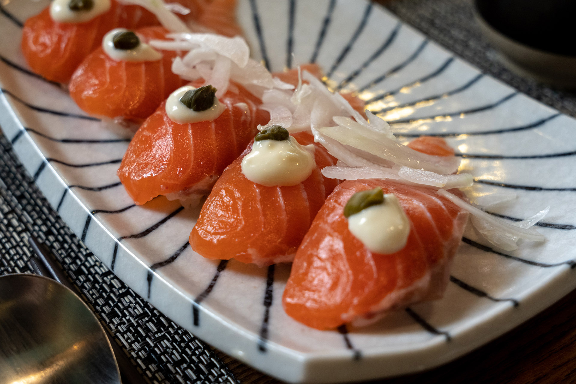 온천천 카페거리 강초밥 연어5p.