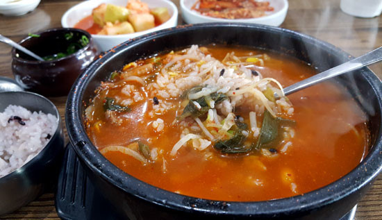 대구 현풍 엄마는 슈퍼우먼 56년 경력 엄마가 끓여낸 수구레 국밥 맛집 추천