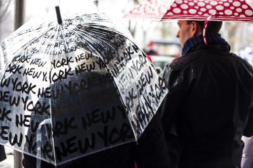 2023년-장마-비오는-이미지