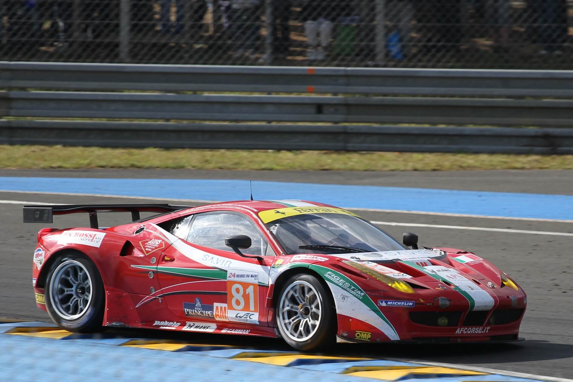 글로벌 주식 하이브리드·전동화 전환이 Ferrari 브랜드 희소성과 장기 성장성에 미치는 영향