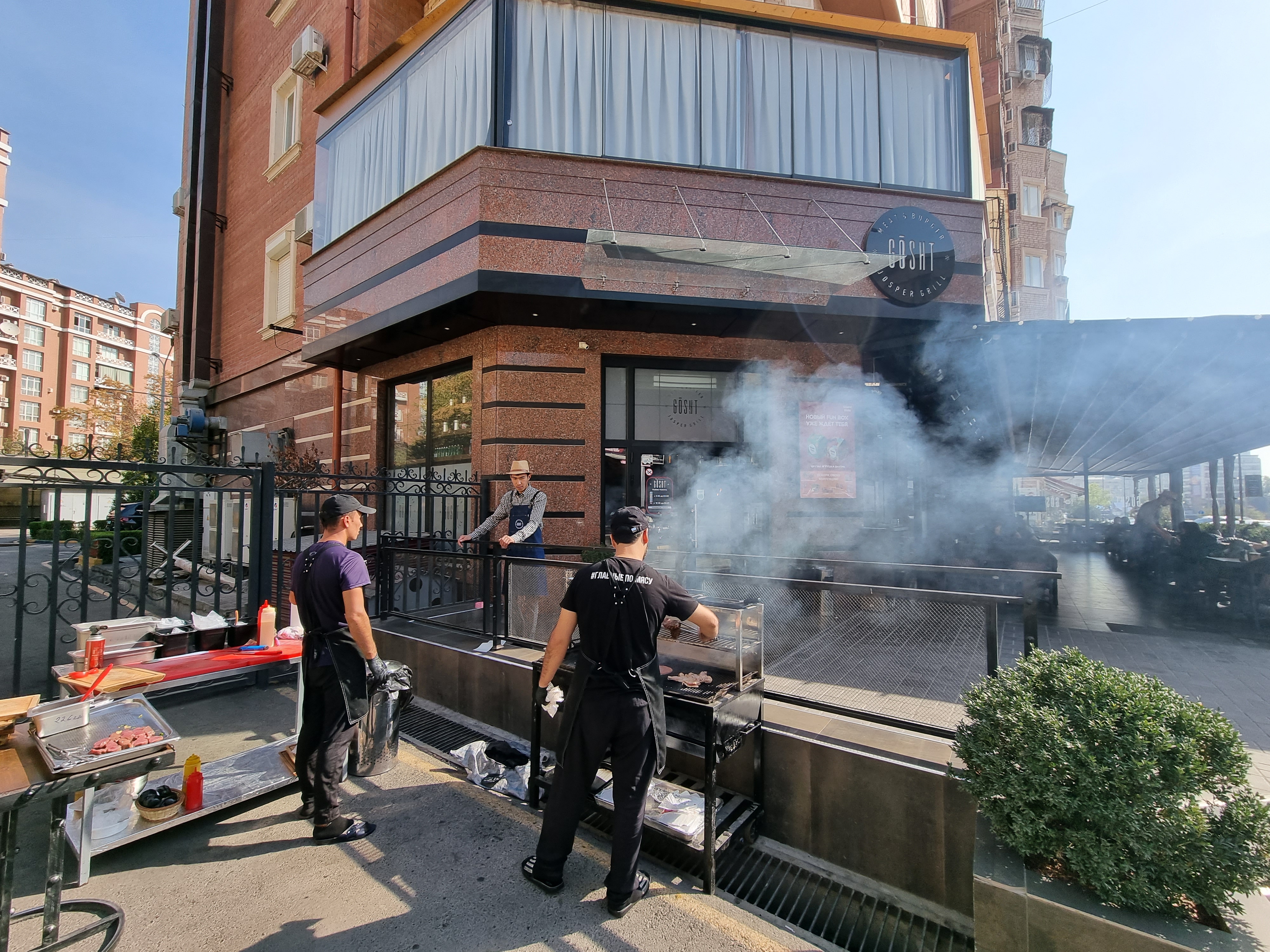 햄버거 패티 굽는 모습