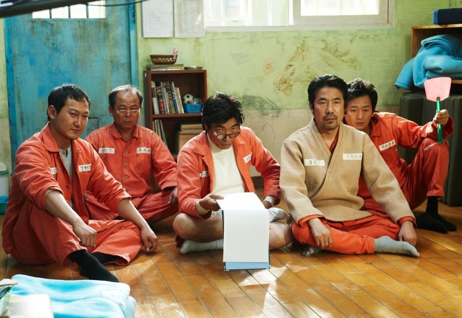 부녀의 끈, 교도소의 희망, 웃음 뒤 눈물 '7번방의 선물'