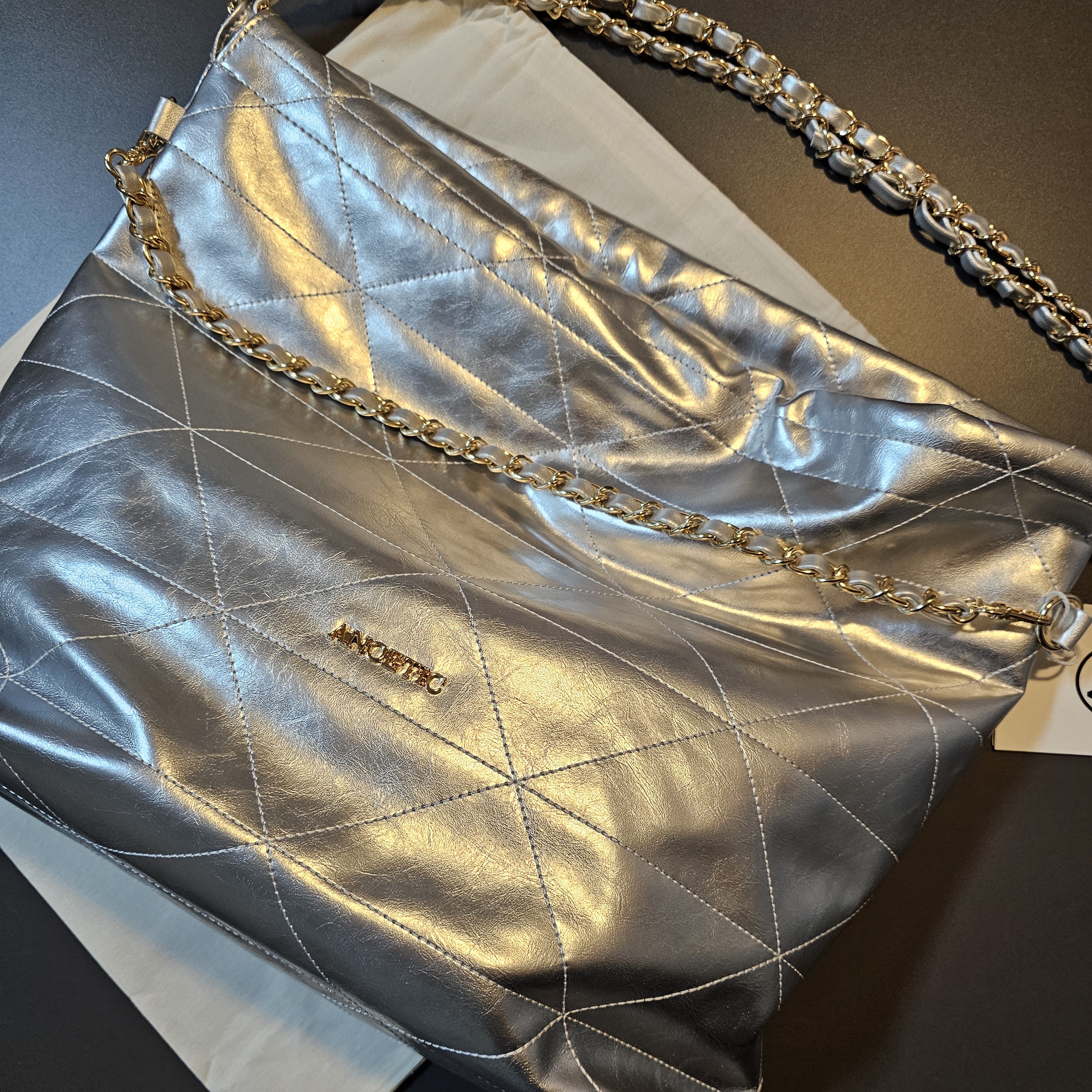 아노에틱 드로우 체인 숄더백