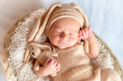 아기가 ‘낯가림’이 심한 집의 공통점 5가지 — 환경적 요인 분석