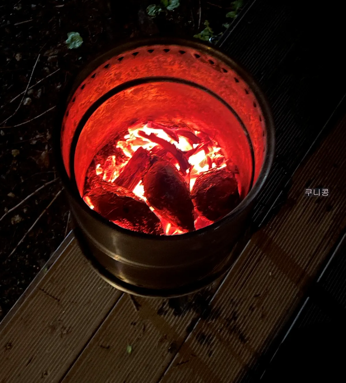 캠핑-불멍용-화로대-추천!-가족캠핑에서-2중-연소-접이식-화로대-써본후기