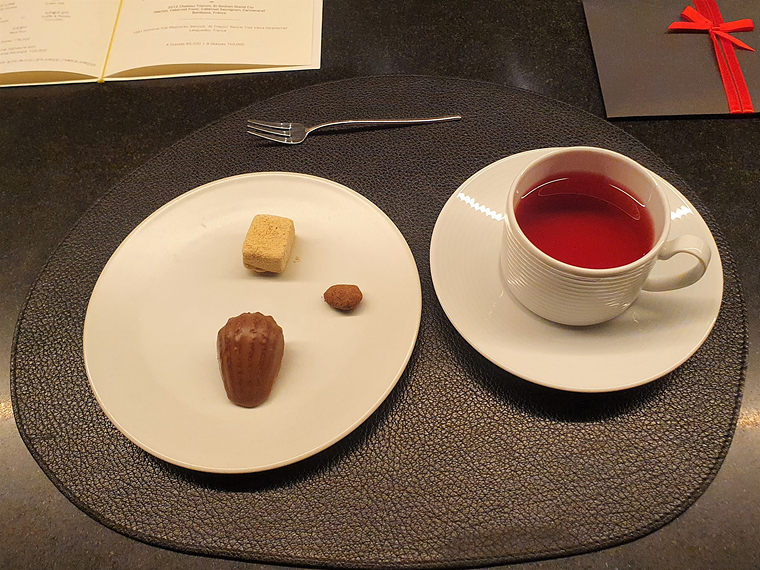 스와니예-마지막-디저트와-티