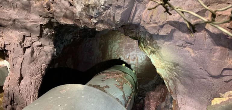 반암에 공공 유틸리티 시설 매설 위한 터널 로봇 기술 VIDEO:Tunneling robot speeds installation of underground utilities