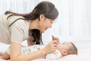 14개월 아기와 하루 종일 집에 있을 때, 우리 집은 이렇게 시간을 보냅니다