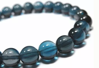 런던 블루 토파즈