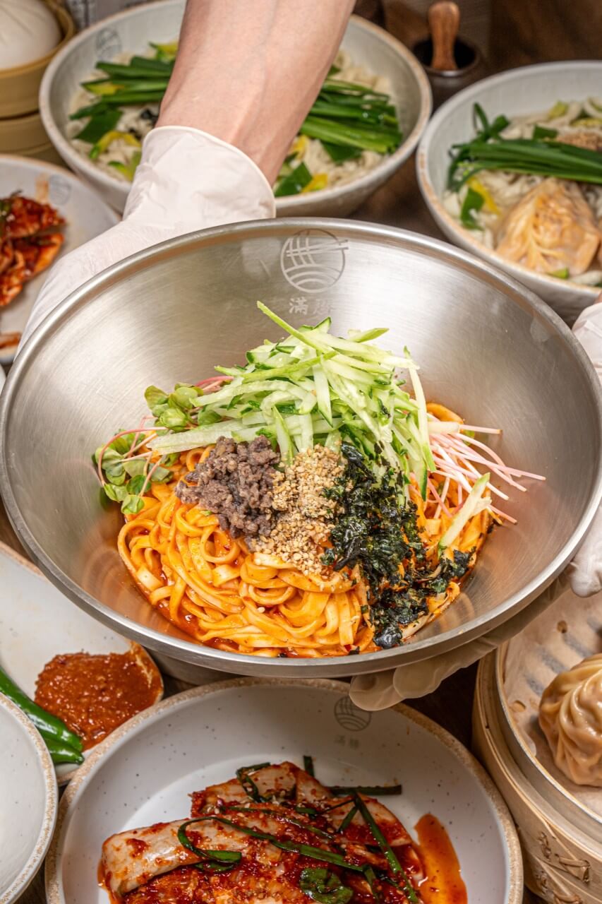 생방송투데이 3836회 오픈RUN - 손만두로 월 1억 매출 달성한 청주 맛집 ‘만승제면소’