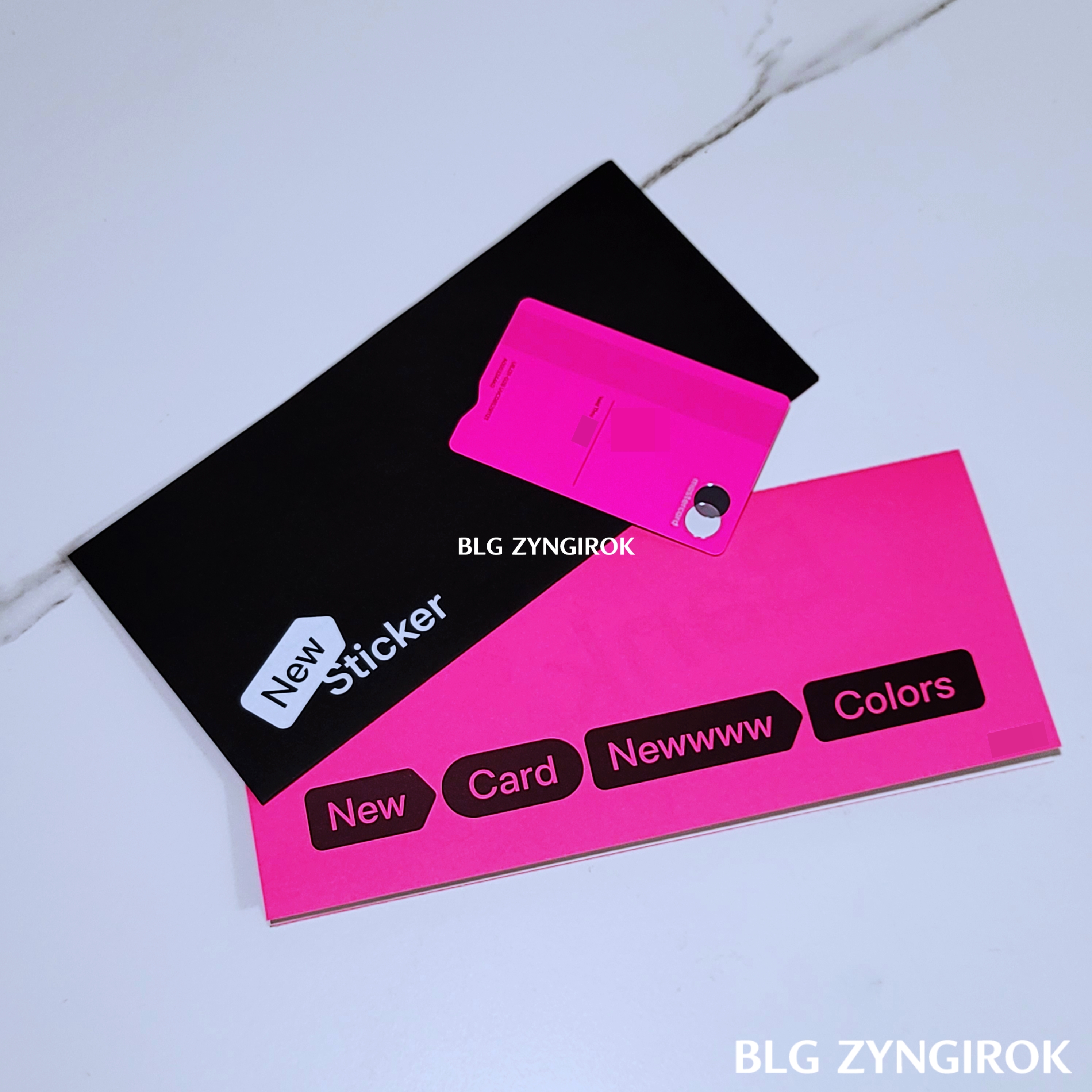 토스카드와-용지들이-놓여있다.(뒷면)