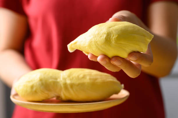 두리안 효능&amp;#44; 냄새 이유는 무엇일까요? 두리안은 직접 먹으면 매우 맛있지만 냄새는 상상 그 이상으로 지독하다고 알려져 있습니다. 냄새 이유와 두리안 칼로리 등 두리안에 대해 알아봤습니다. 참고하세요~