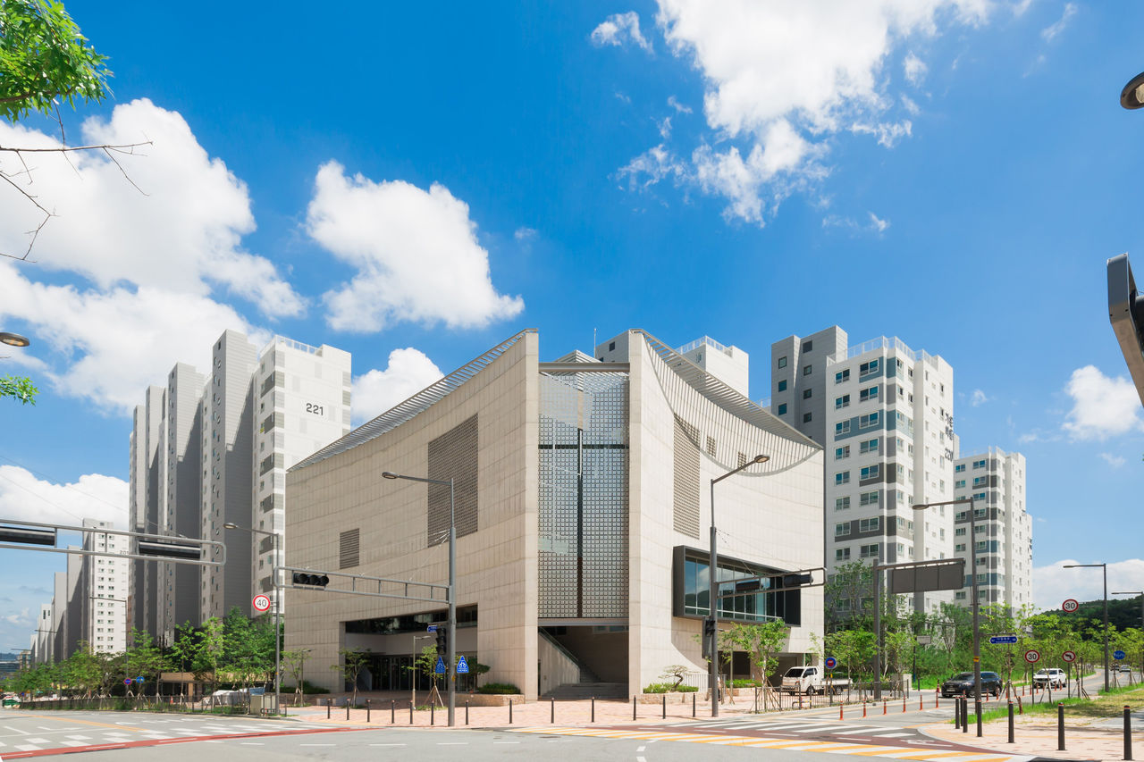 유현준 교수가 설계한 산성교회 정면 사진