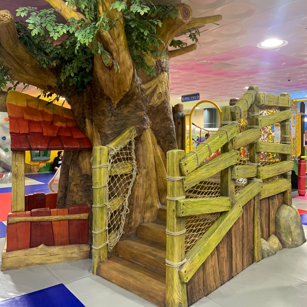 춘천꿈자람어린이공원 실내공원 1층 미끄럼틀