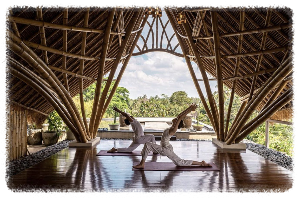 띠르타 엠풀 사원